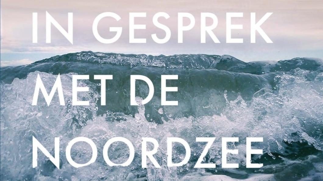 Cover van het In gesprek met de Noordzee door Arita Baaijens