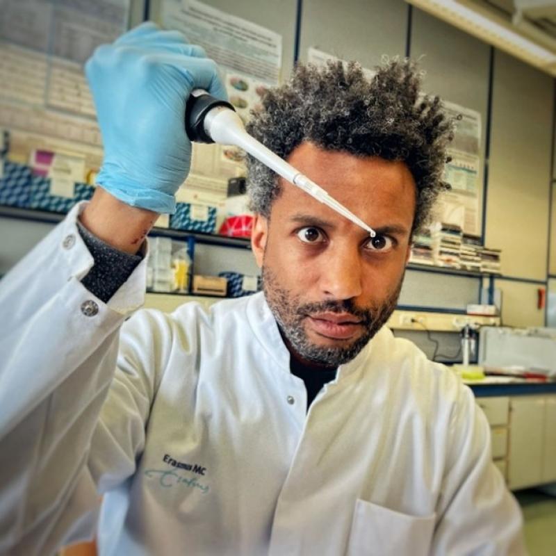 Arwin Ralf in lab