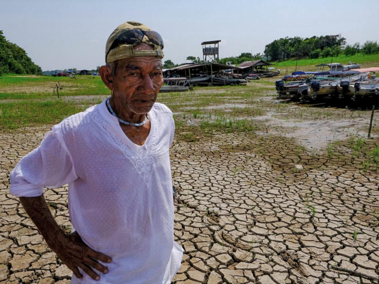 Puraquequara-meer in Manaus tijdens de extreme droogte van 2023.